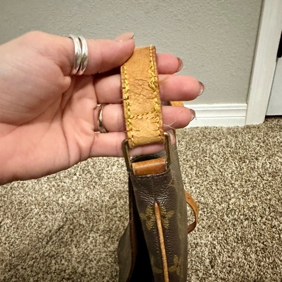 Louis Vuitton Tango Salsa GM AUTHENTIC - Picture 11 of 11